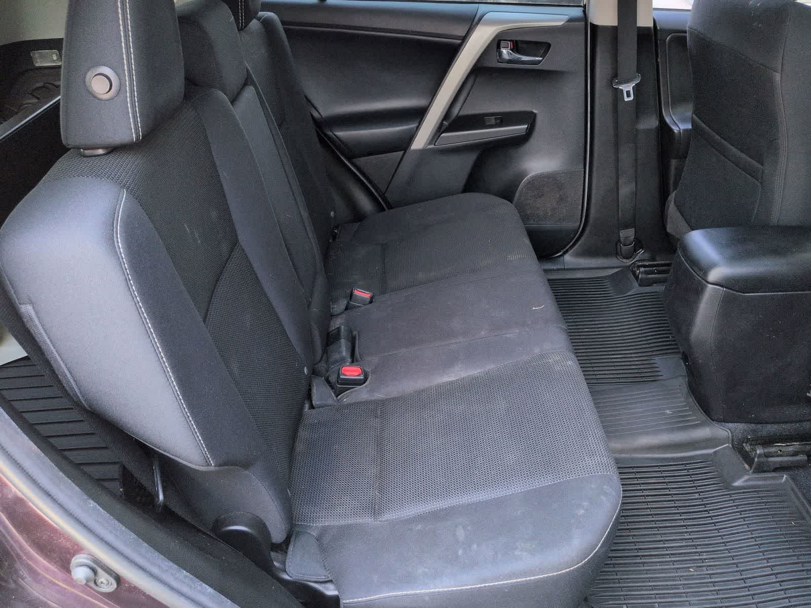 Thumbnail: 2018 Toyota RAV4 - 21