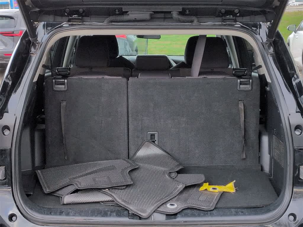 Thumbnail: 2023 Toyota Highlander - 33