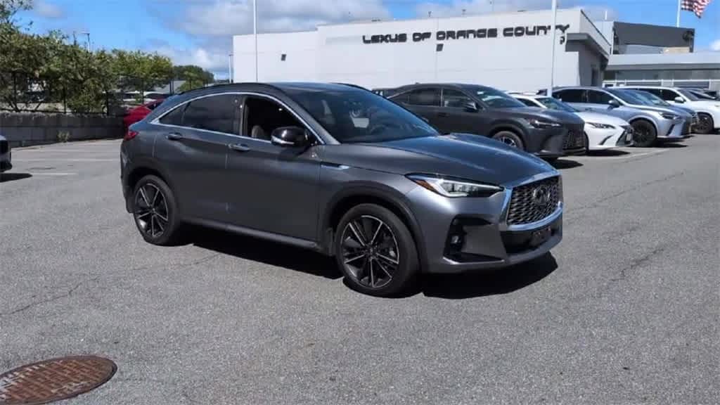 2022 Infiniti QX55 Essential photo 2