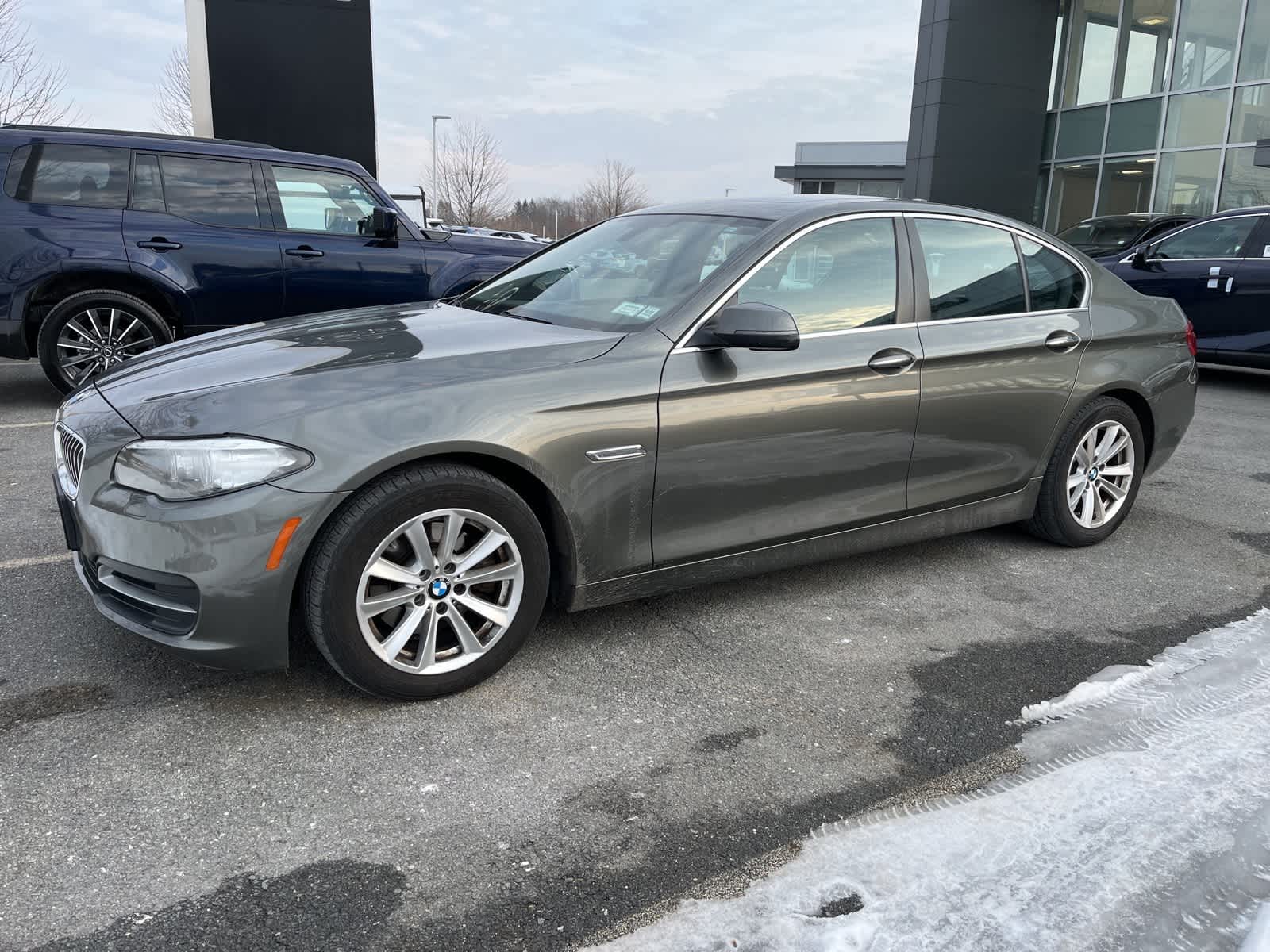 2014 BMW 5 Series 528i xDrive -
                  Middletown, NY