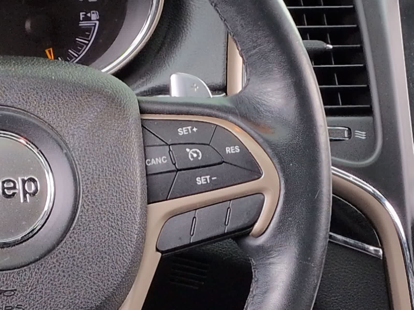 Thumbnail: 2016 Jeep Grand Cherokee - 27