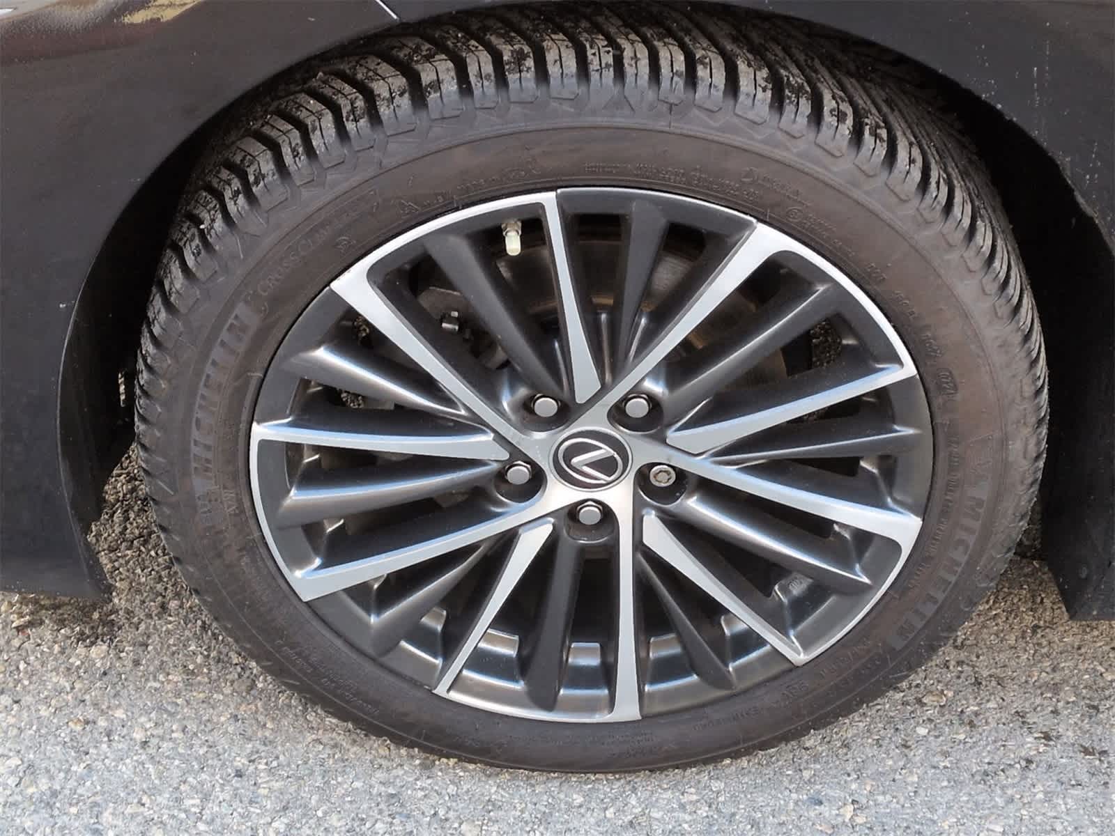 Thumbnail: 2023 Lexus ES - 14