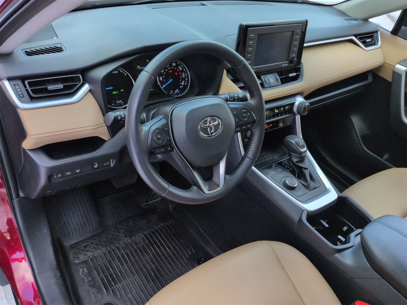 Thumbnail: 2022 Toyota RAV4 - 10