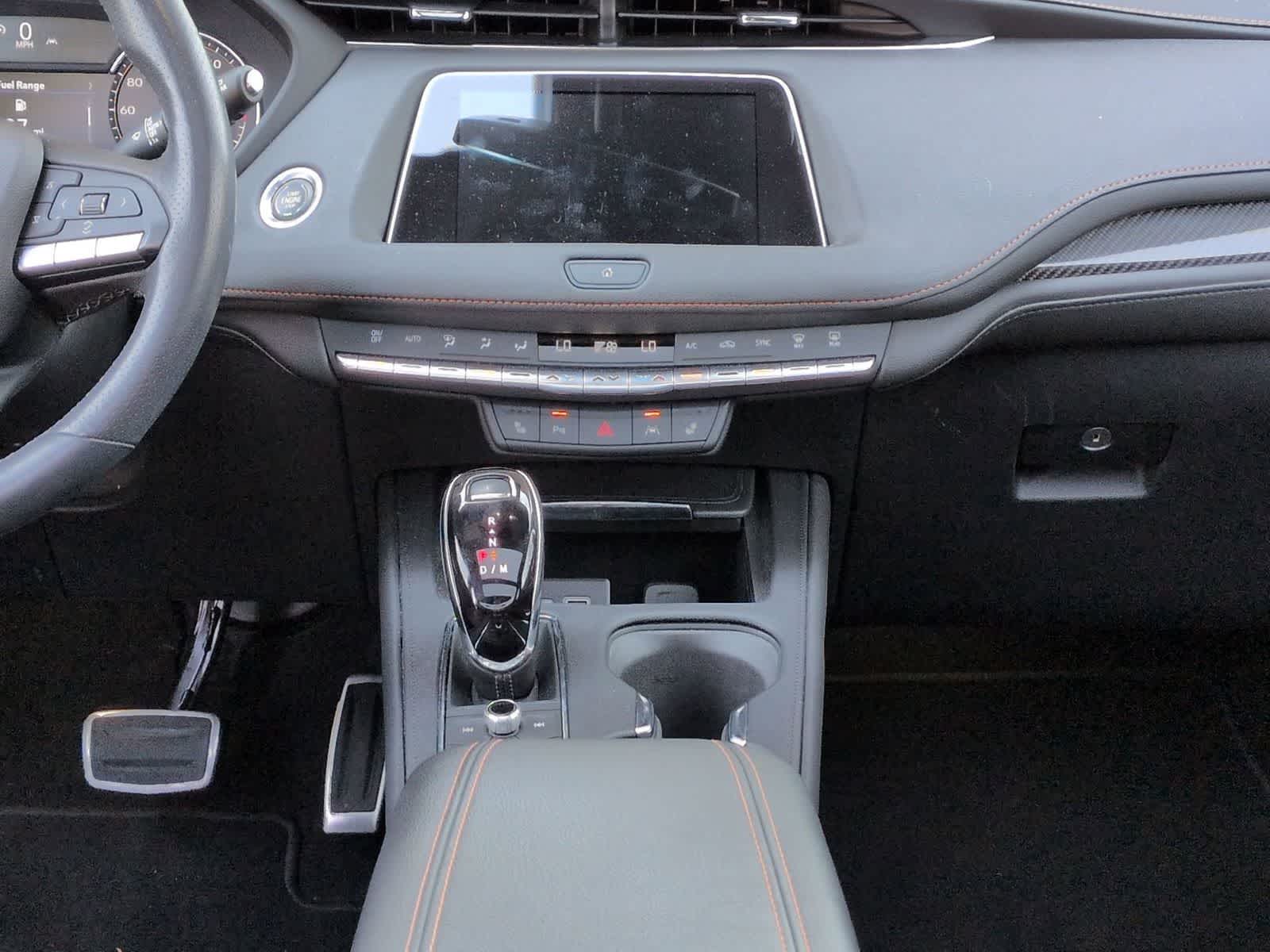 Thumbnail: 2023 Cadillac XT4 - 30
