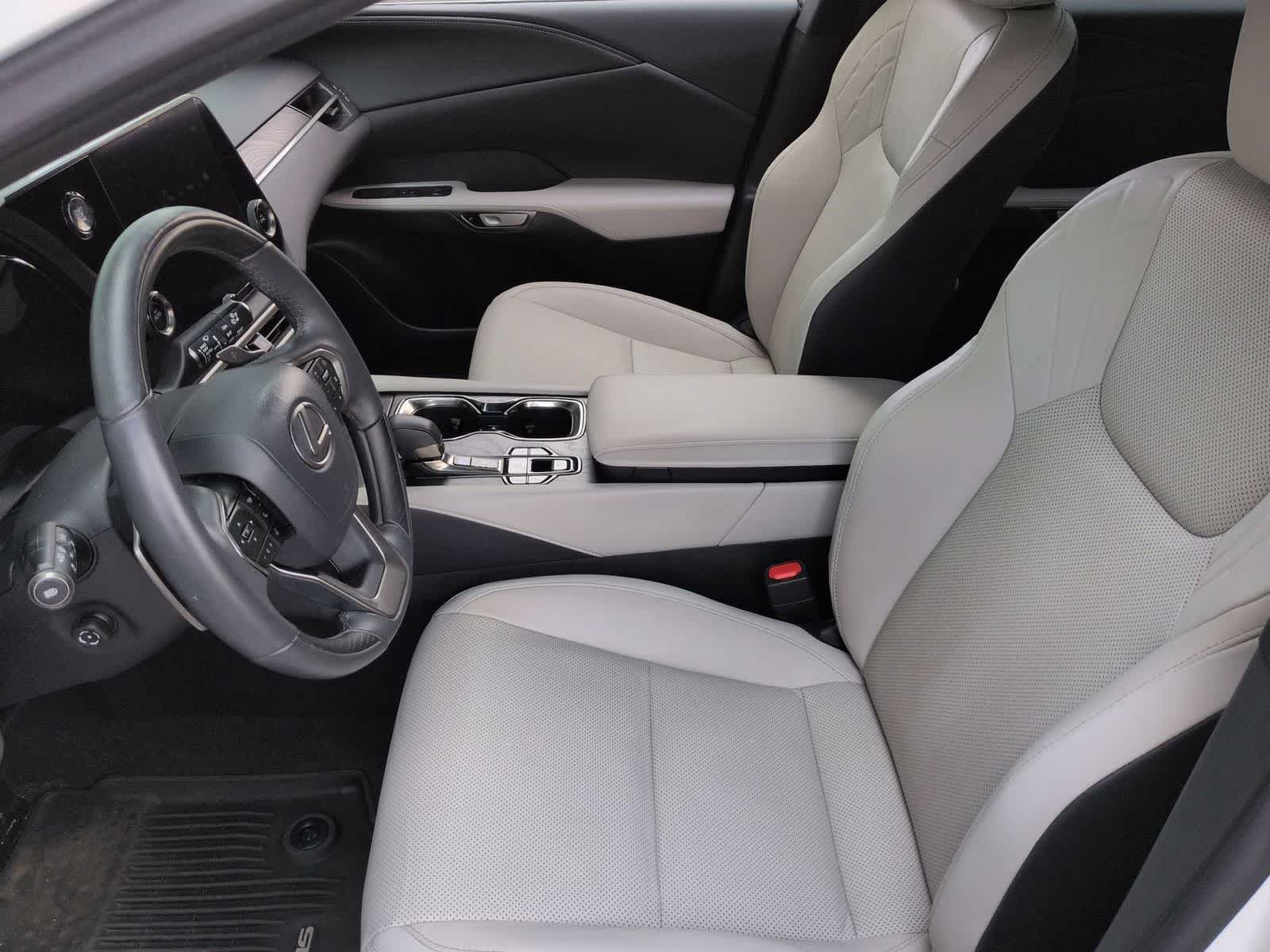 Thumbnail: 2023 Lexus RX - 17