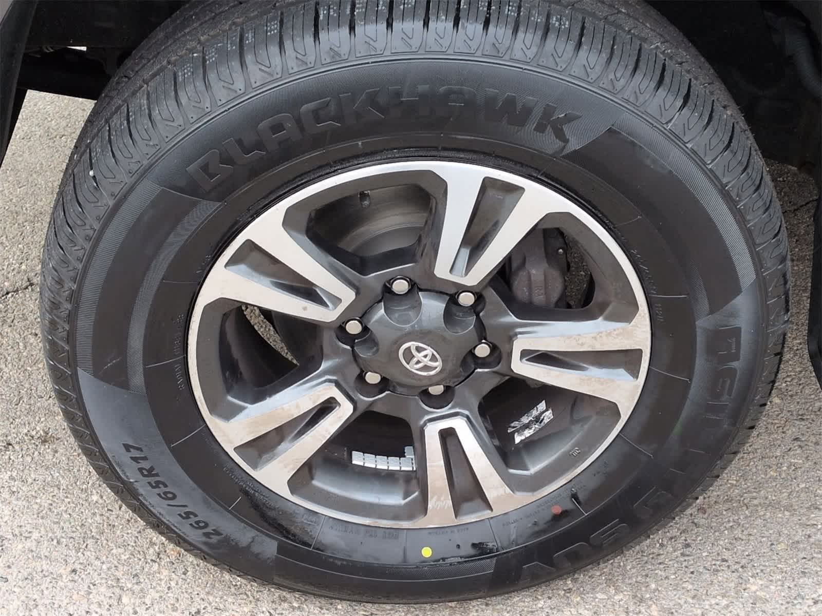 Thumbnail: 2019 Toyota Tacoma - 14