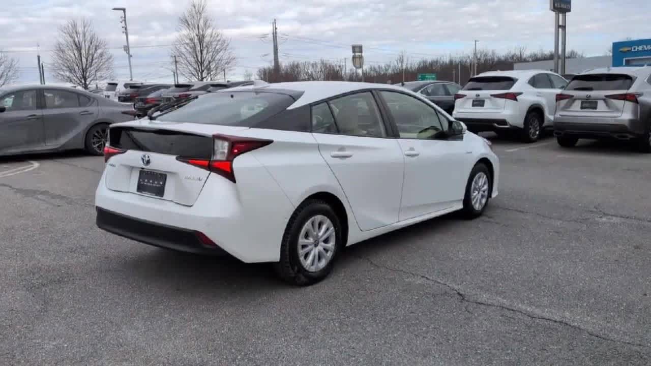 Thumbnail: 2022 Toyota Prius - 8