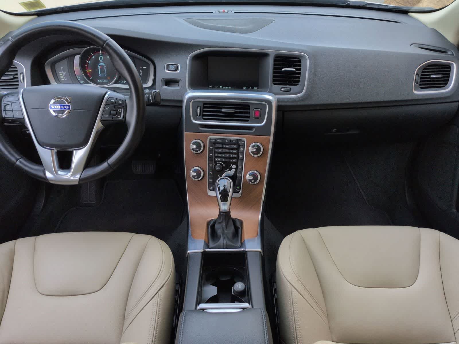 Thumbnail: 2016 Volvo S60 - 16