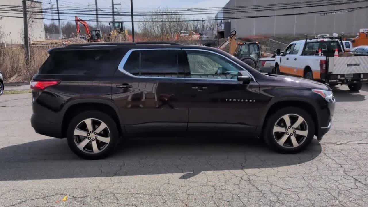 Thumbnail: 2020 Chevrolet Traverse - 9