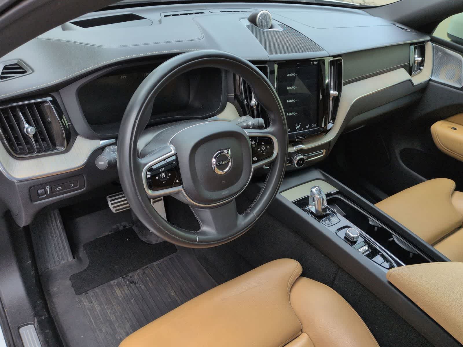 Thumbnail: 2018 Volvo XC60 - 10