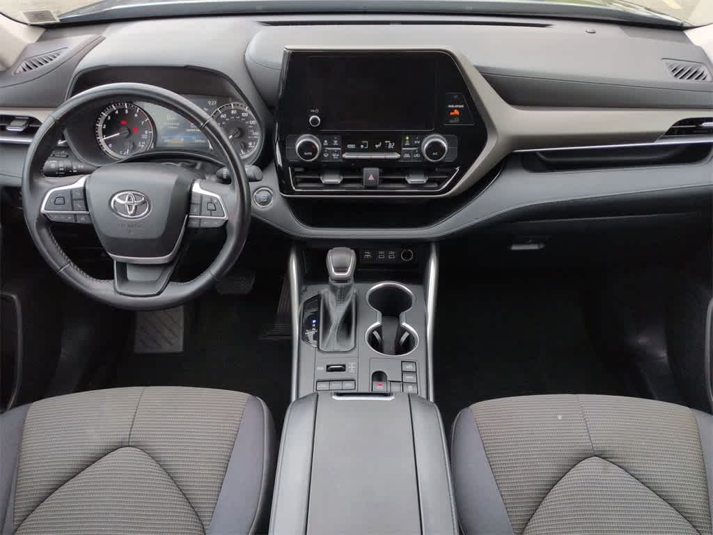 Thumbnail: 2023 Toyota Highlander - 15