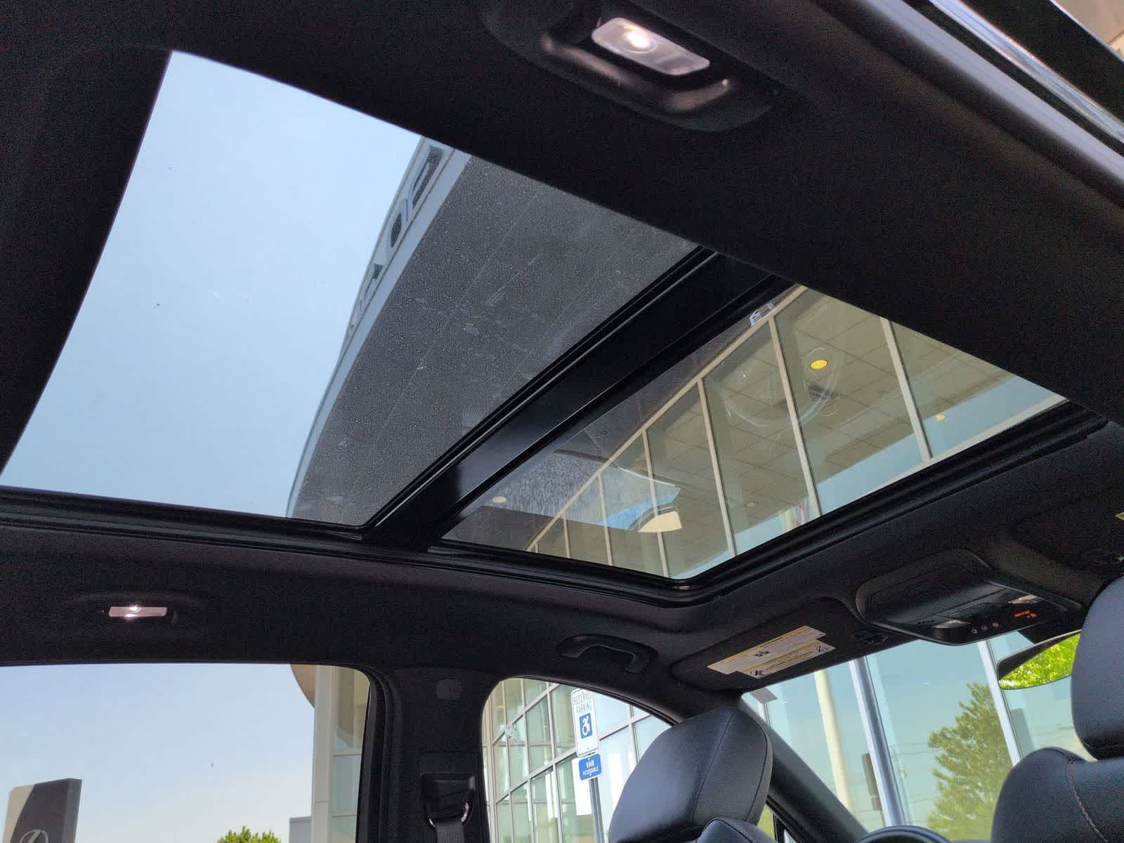 Thumbnail: 2023 Cadillac XT4 - 23