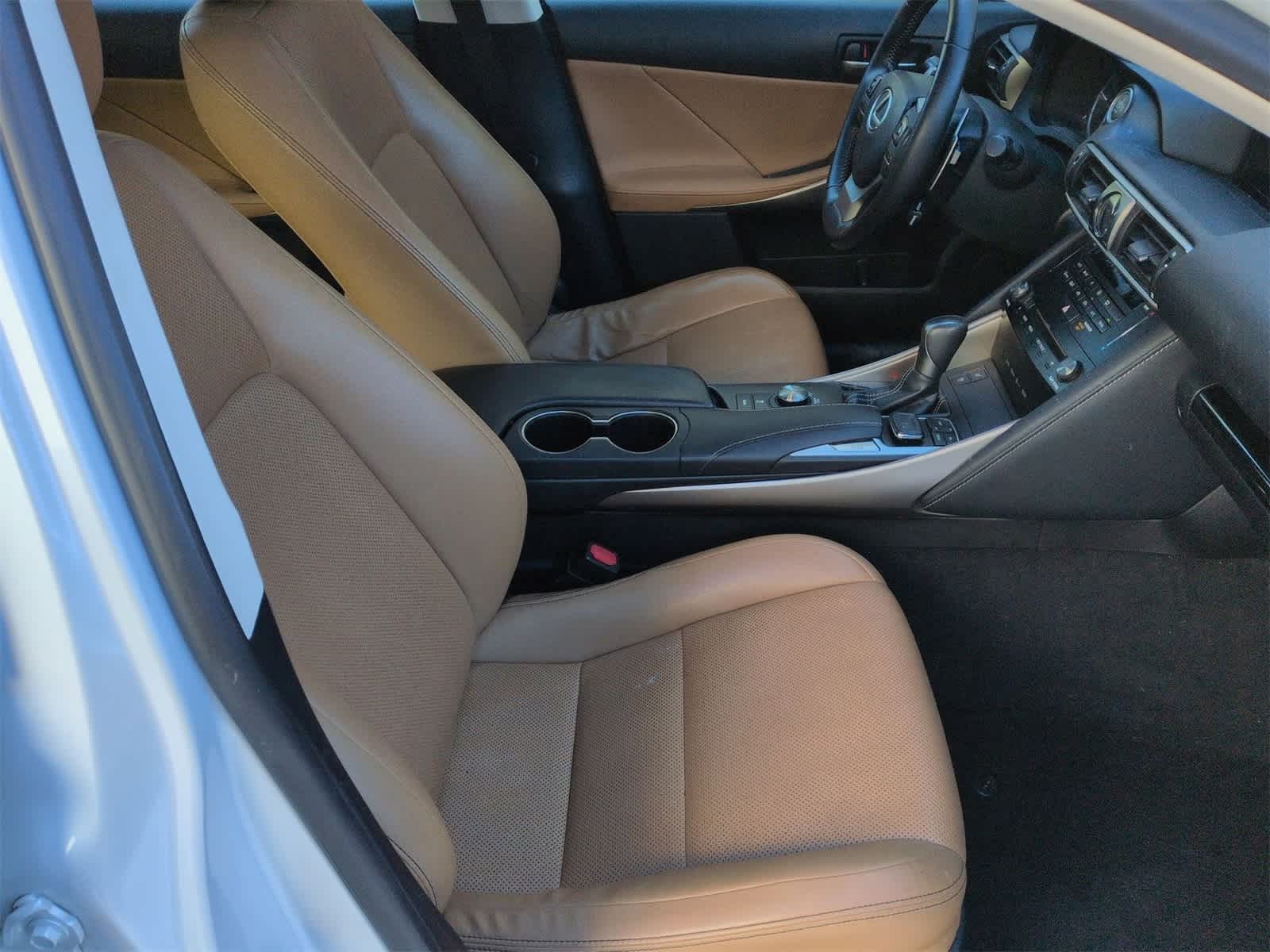 Thumbnail: 2017 Lexus IS - 24