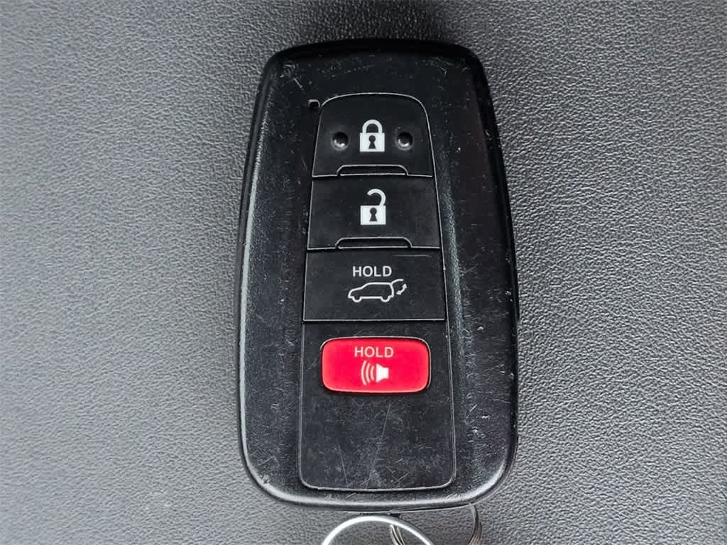 Thumbnail: 2023 Toyota Highlander - 34