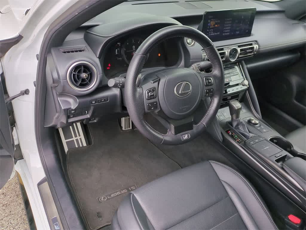 Thumbnail: 2022 Lexus IS - 10