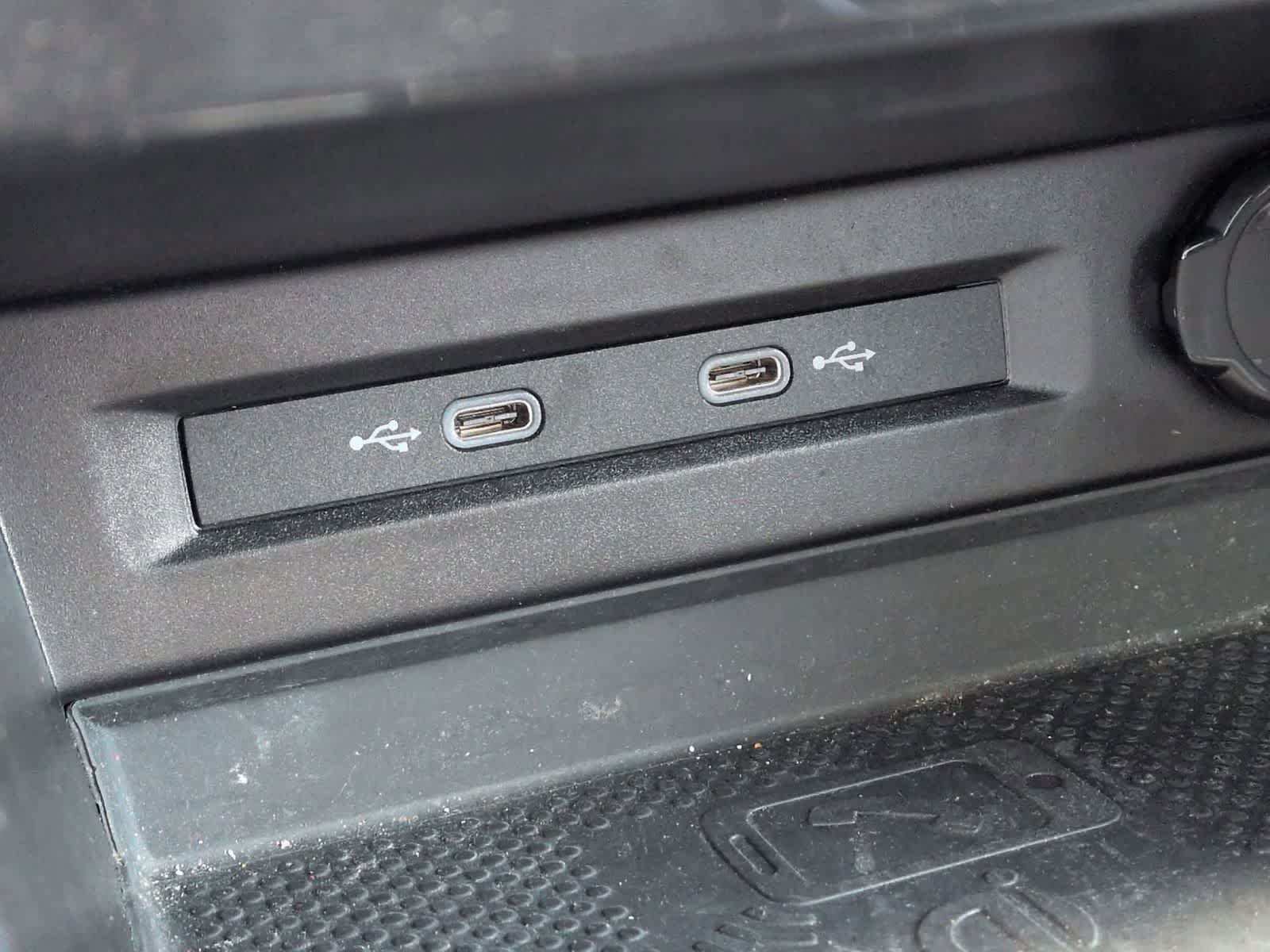 Thumbnail: 2022 Volkswagen Tiguan - 33