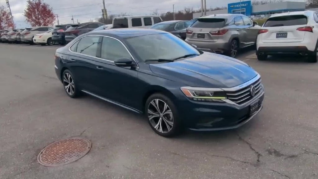 Used 2022 Volkswagen Passat 2.0T SE Sedan