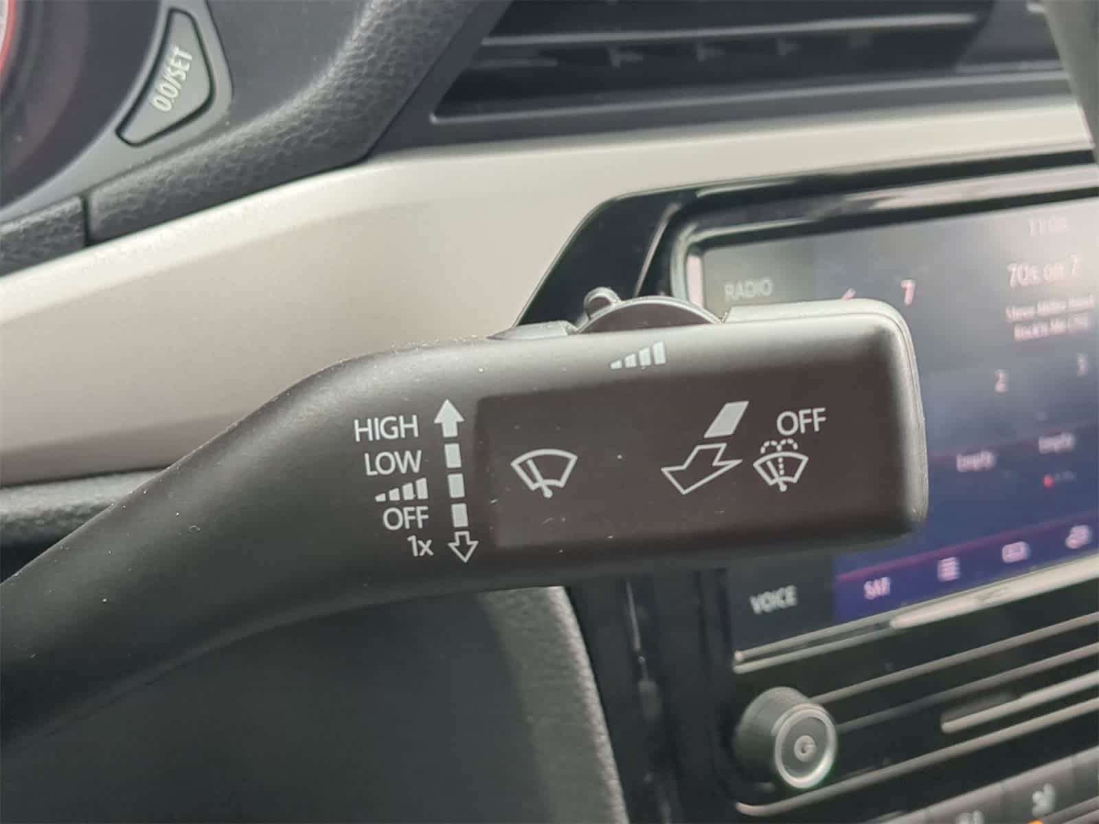 Thumbnail: 2022 Volkswagen Passat - 27