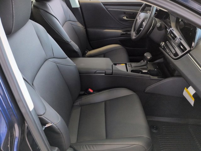 Thumbnail: 2025 Lexus ES - 16