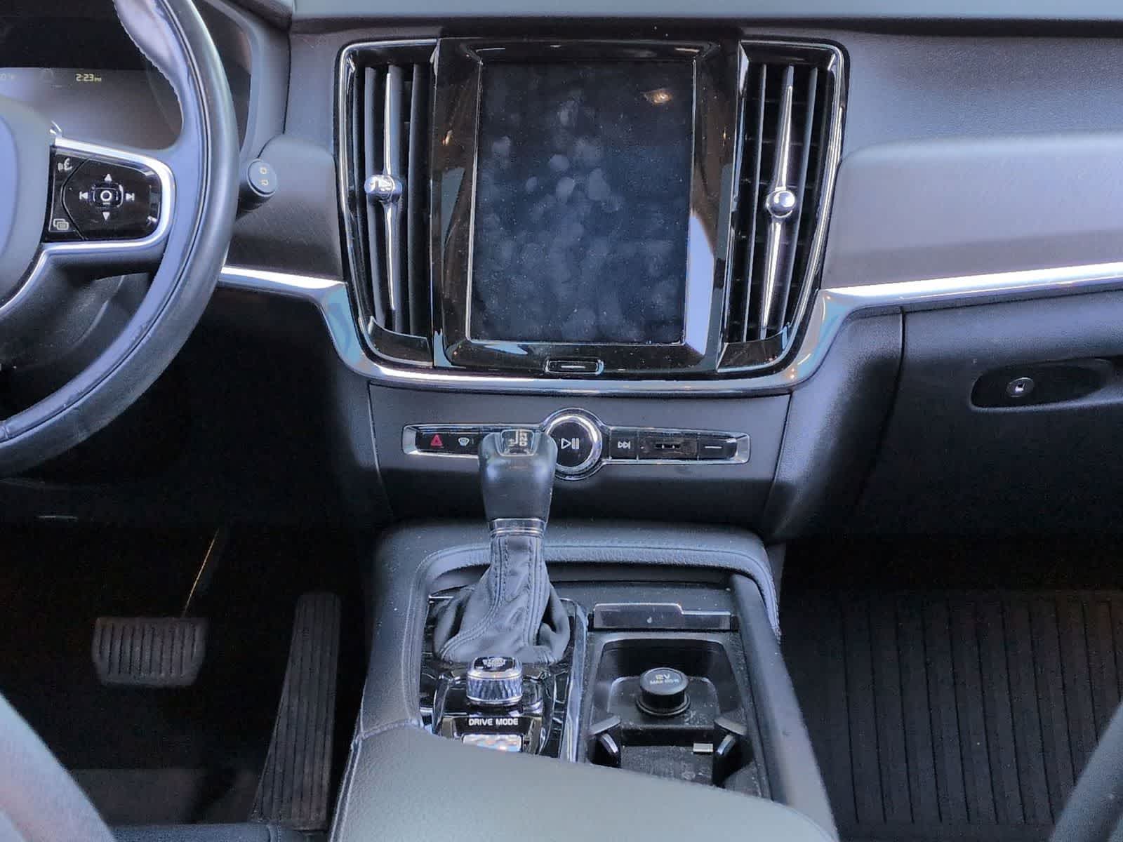Thumbnail: 2018 Volvo S90 - 30