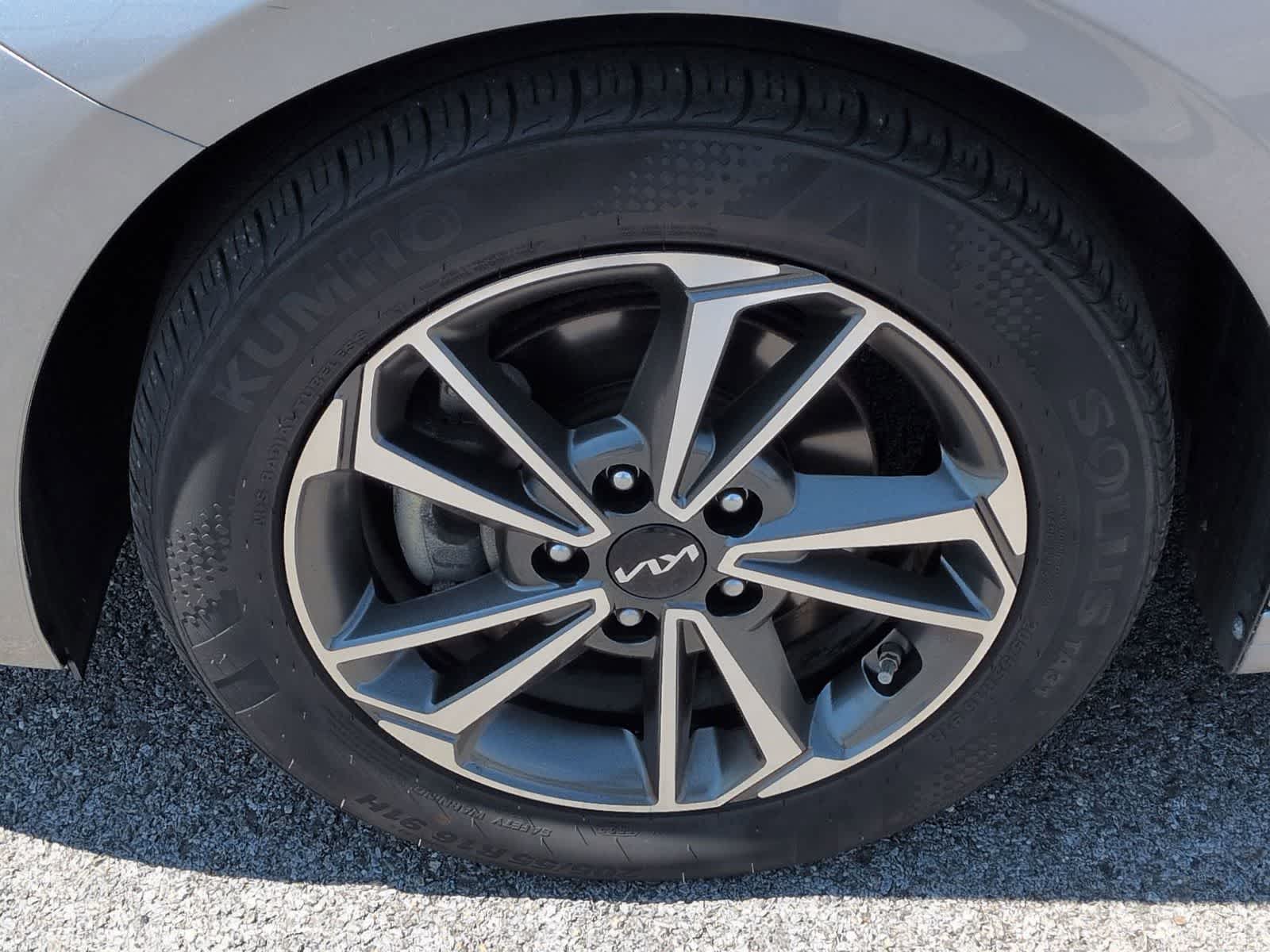 Thumbnail: 2023 Kia Forte - 14