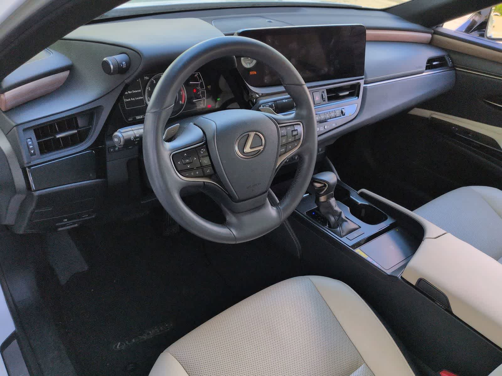Thumbnail: 2023 Lexus ES - 10