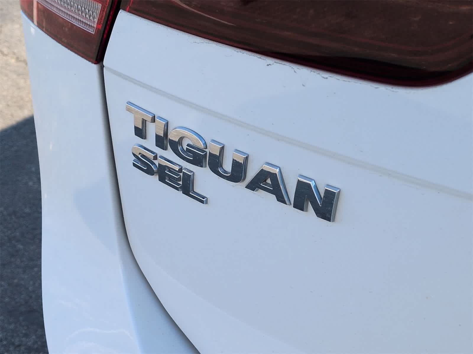 Thumbnail: 2021 Volkswagen Tiguan - 13