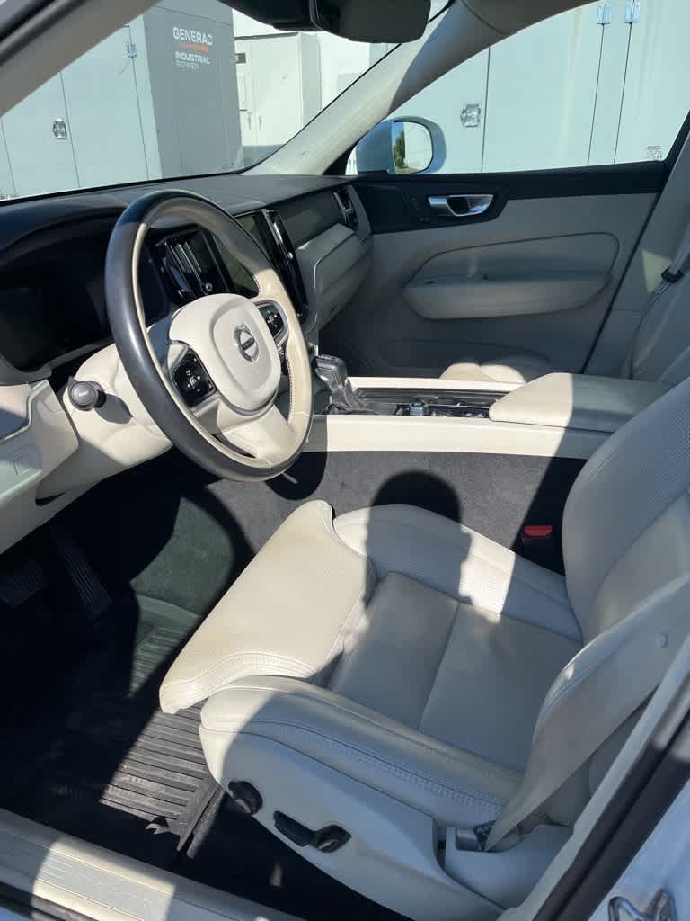 Thumbnail: 2021 Volvo XC60 - 2