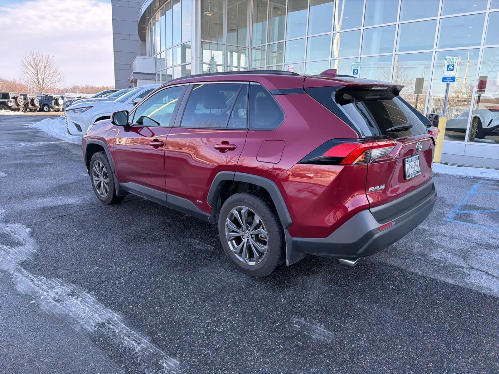 Thumbnail: 2022 Toyota RAV4 - 10