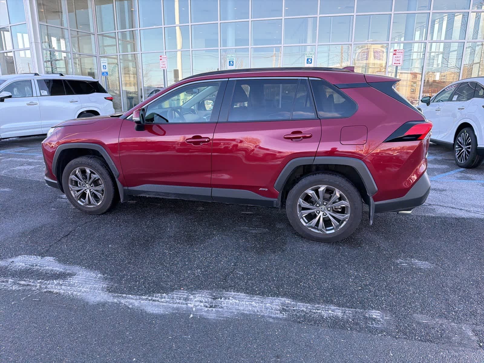 Thumbnail: 2022 Toyota RAV4 - 7