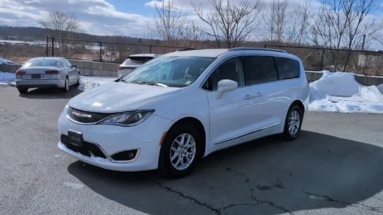 Thumbnail: 2020 Chrysler Pacifica - 4