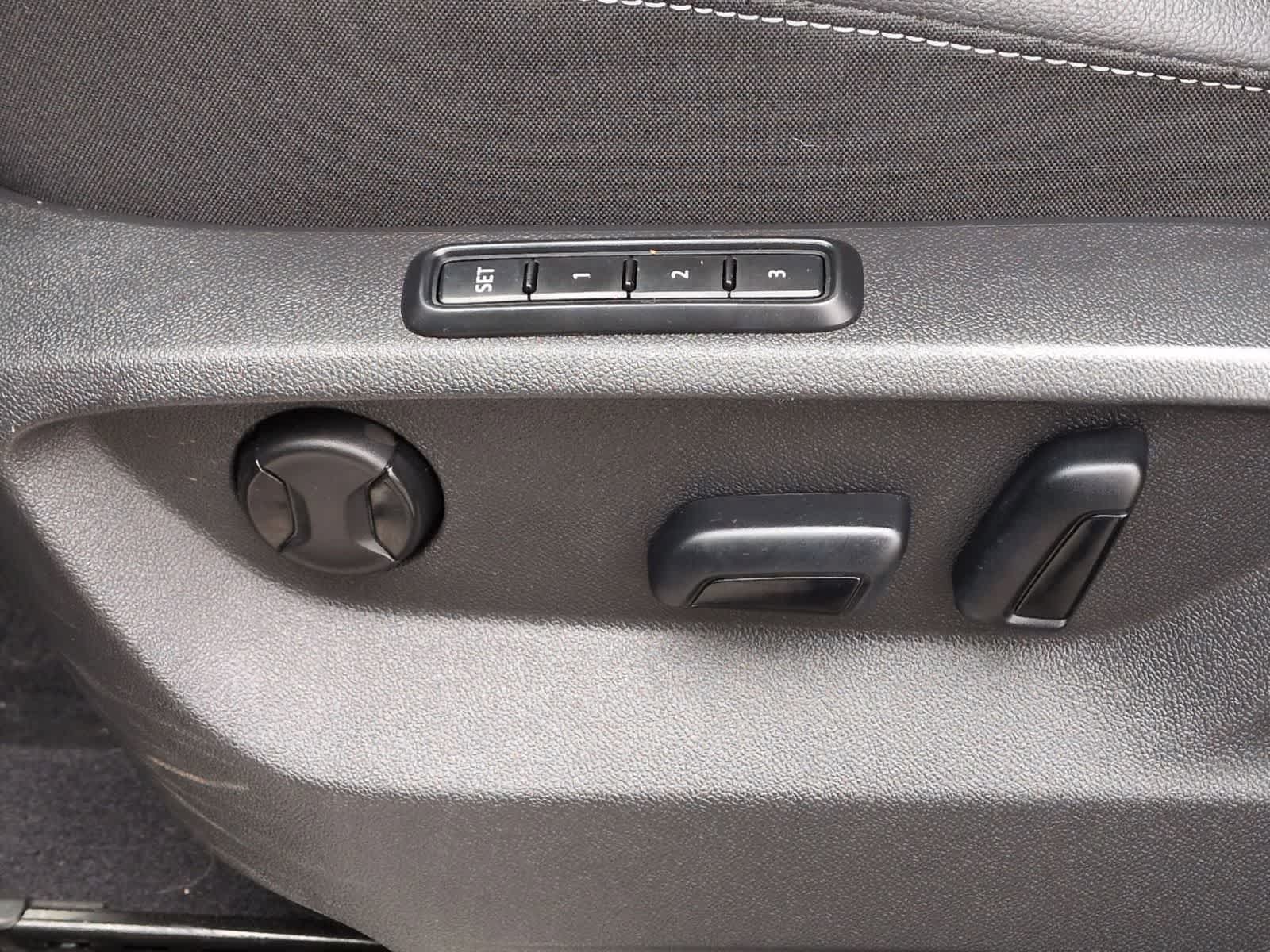 Thumbnail: 2023 Volkswagen Atlas - 18