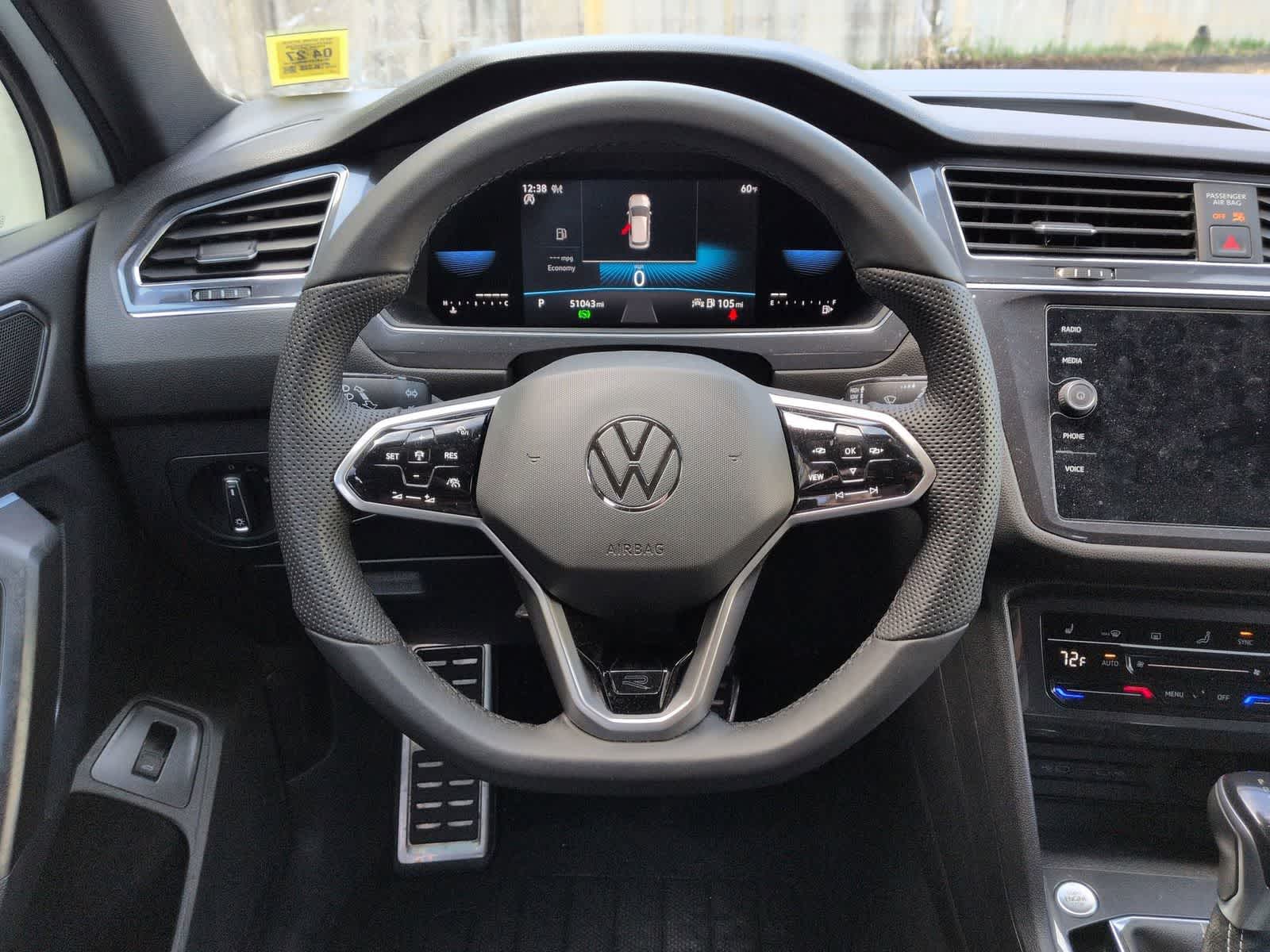 Thumbnail: 2022 Volkswagen Tiguan - 25