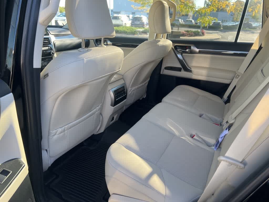Thumbnail: 2023 Lexus GX - 4