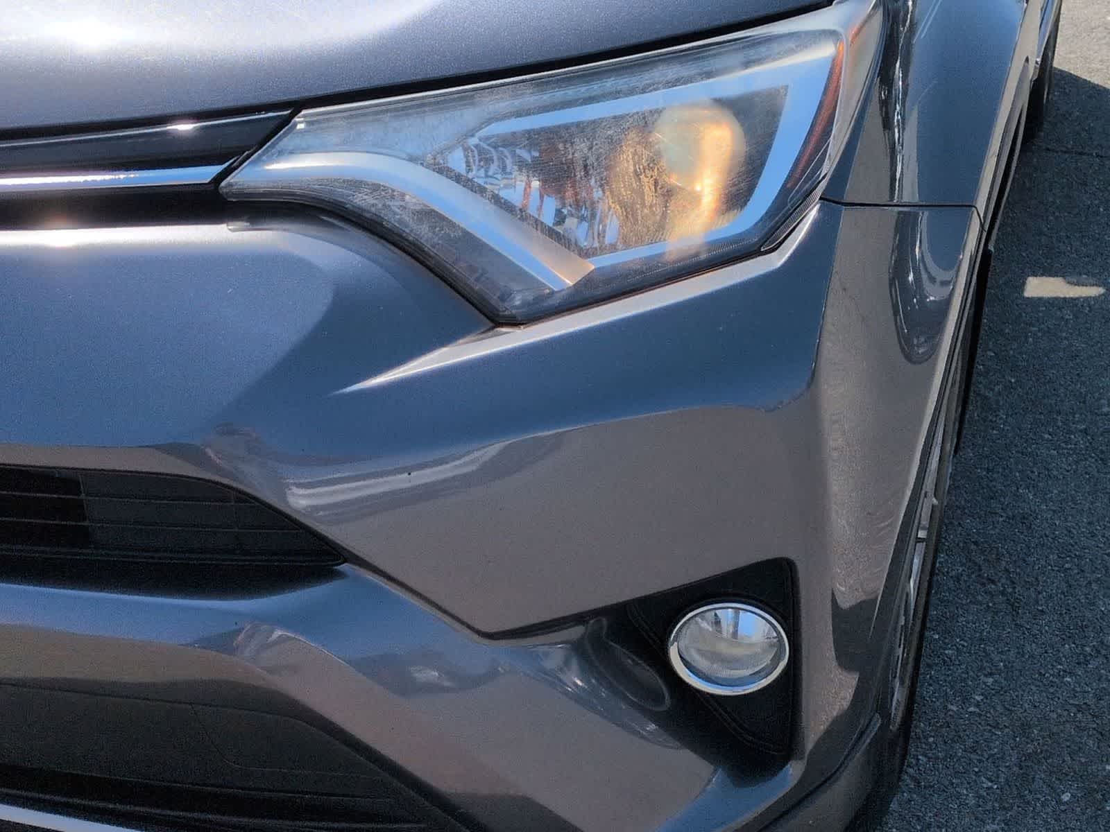 Thumbnail: 2018 Toyota RAV4 - 11