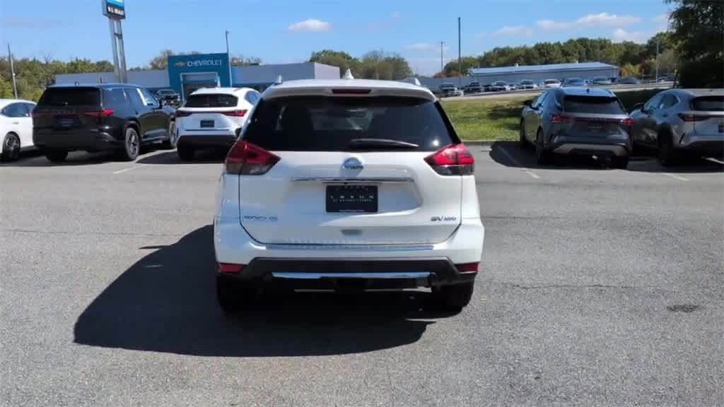 Thumbnail: 2017 Nissan Rogue - 7