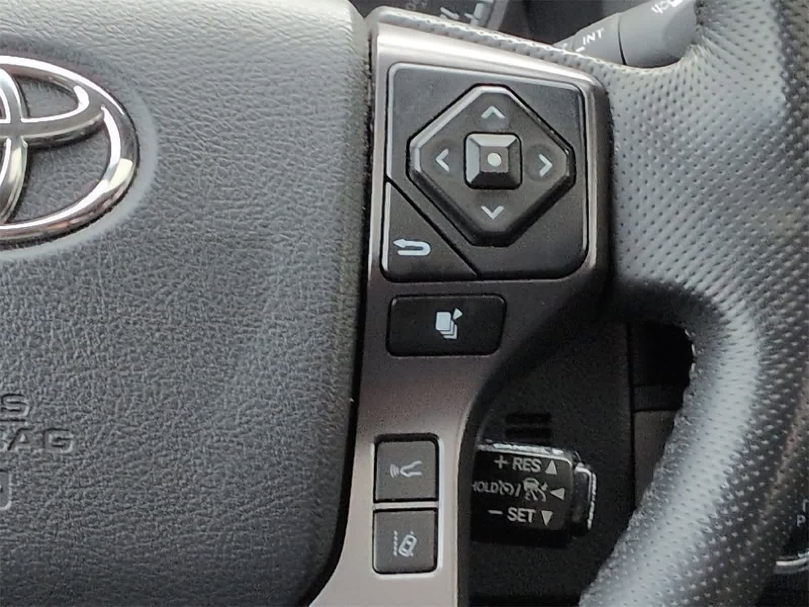 Thumbnail: 2019 Toyota Tacoma - 26