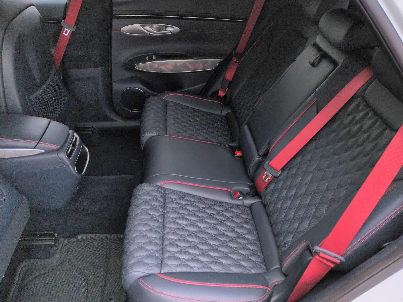 Thumbnail: 2022 Genesis GV70 - 21