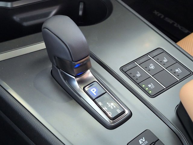 Thumbnail: 2026 Lexus UX - 26