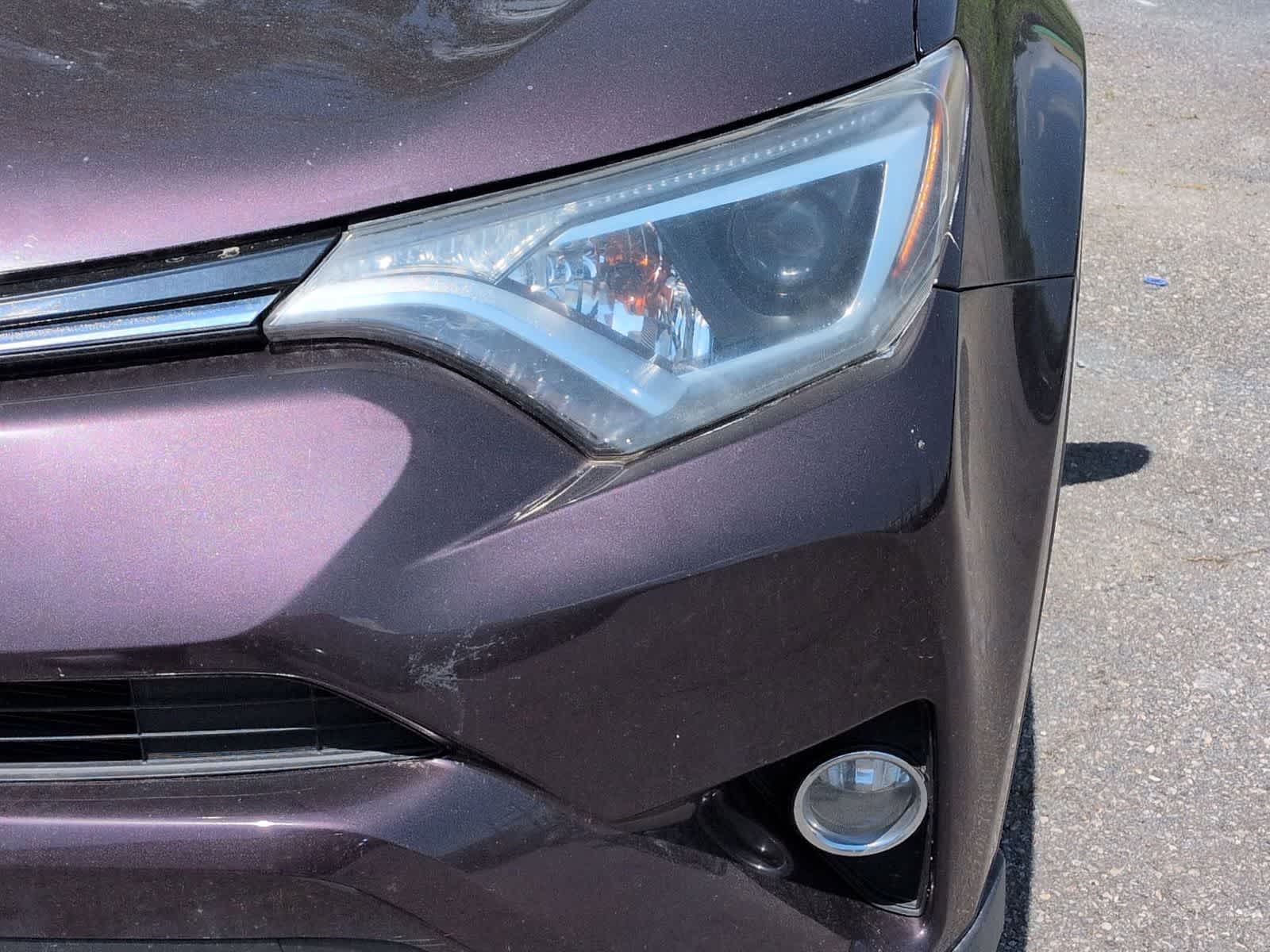 Thumbnail: 2018 Toyota RAV4 - 11