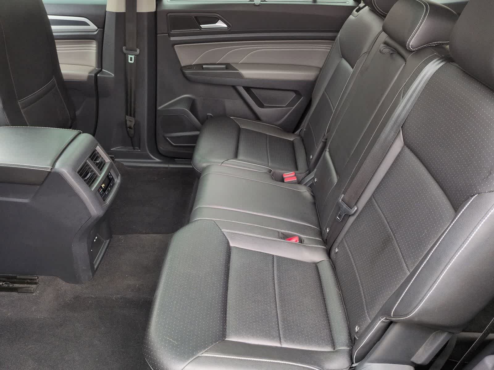 Thumbnail: 2023 Volkswagen Atlas - 21