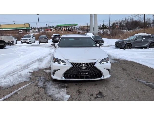 Thumbnail: 2025 Lexus ES - 3