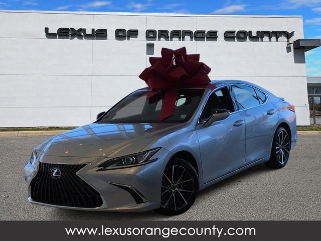 2025 Lexus ES 350's photo