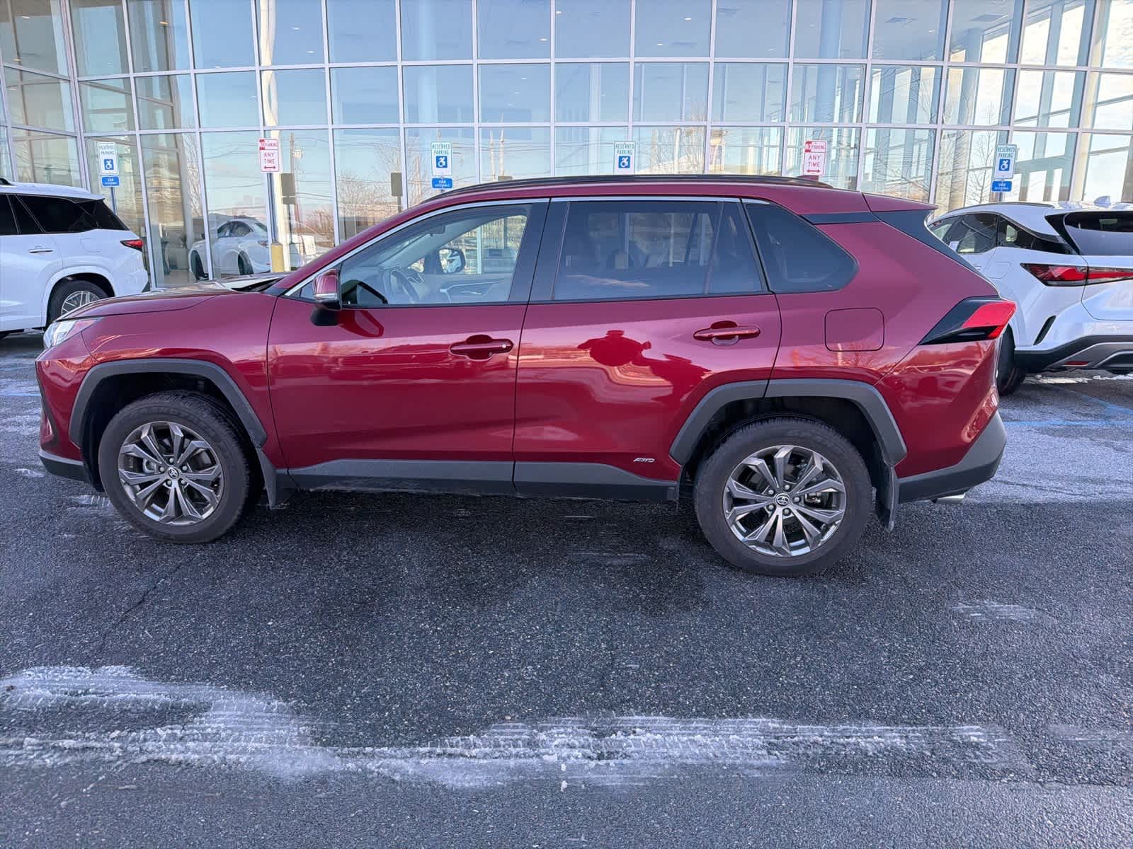 Thumbnail: 2022 Toyota RAV4 - 6