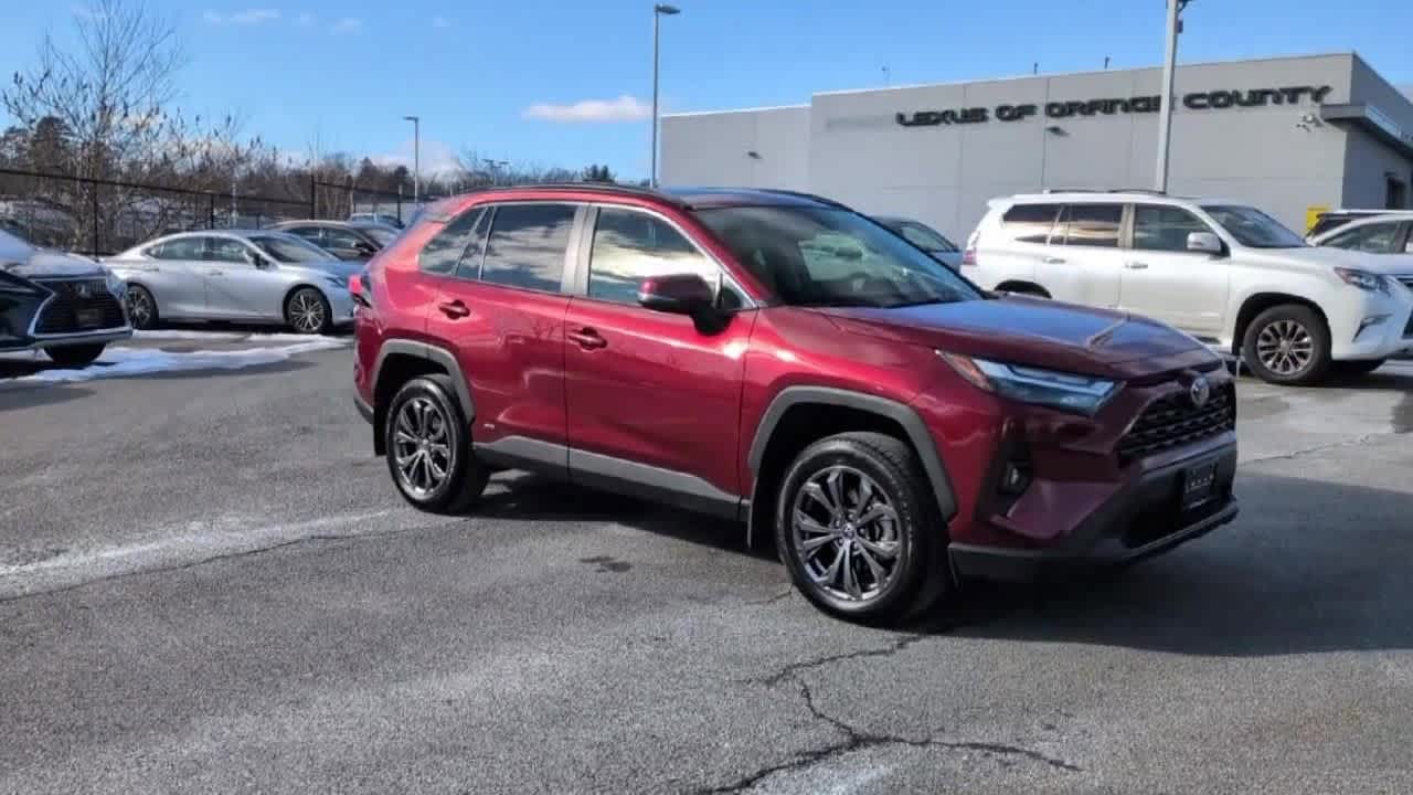 Thumbnail: 2022 Toyota RAV4 - 2