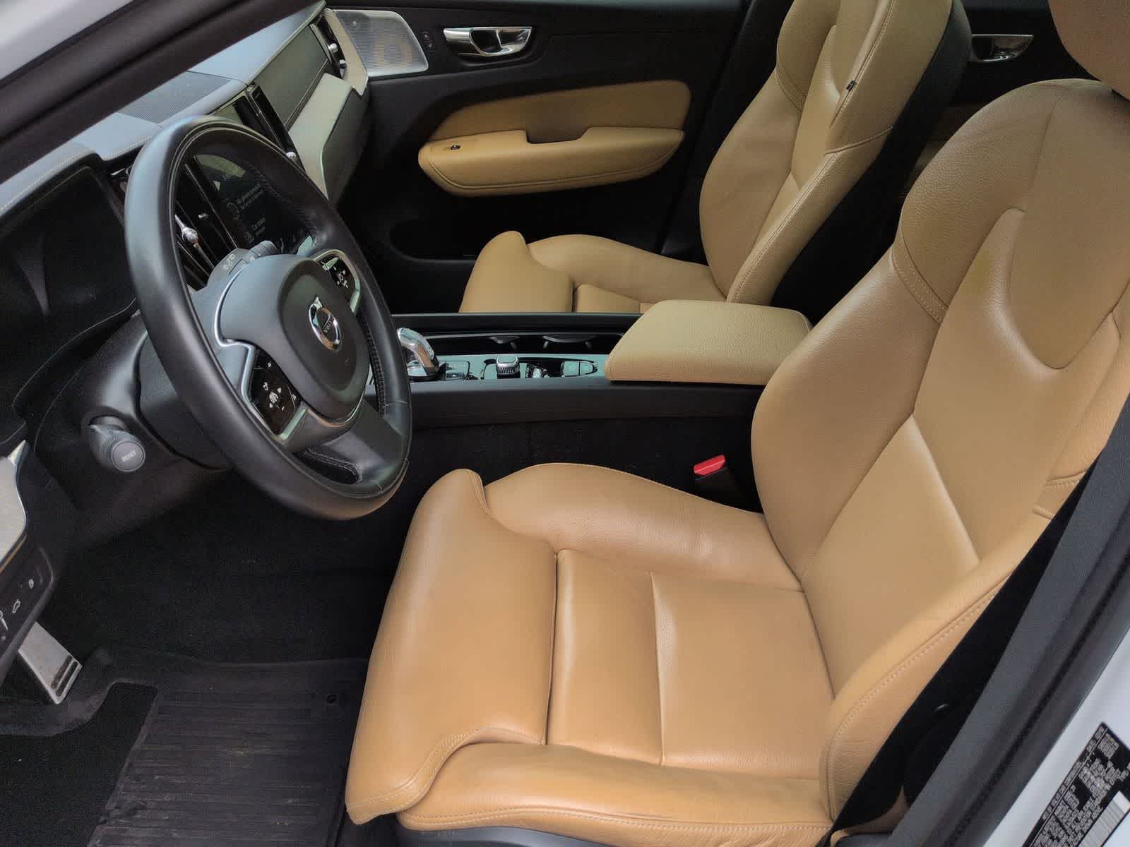 Thumbnail: 2018 Volvo XC60 - 17