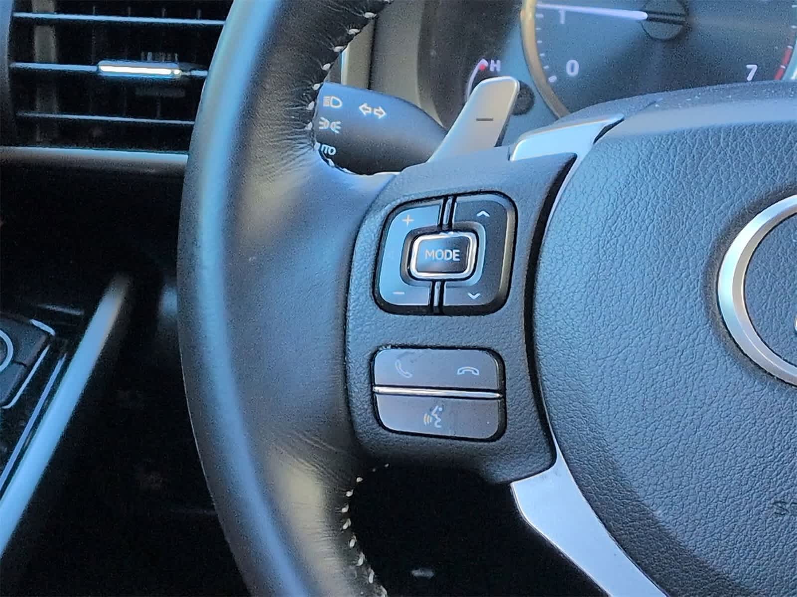 Thumbnail: 2017 Lexus IS - 26