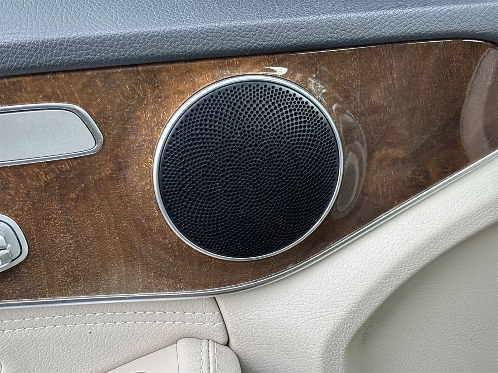 Thumbnail: 2016 Mercedes-Benz C-Class - 32