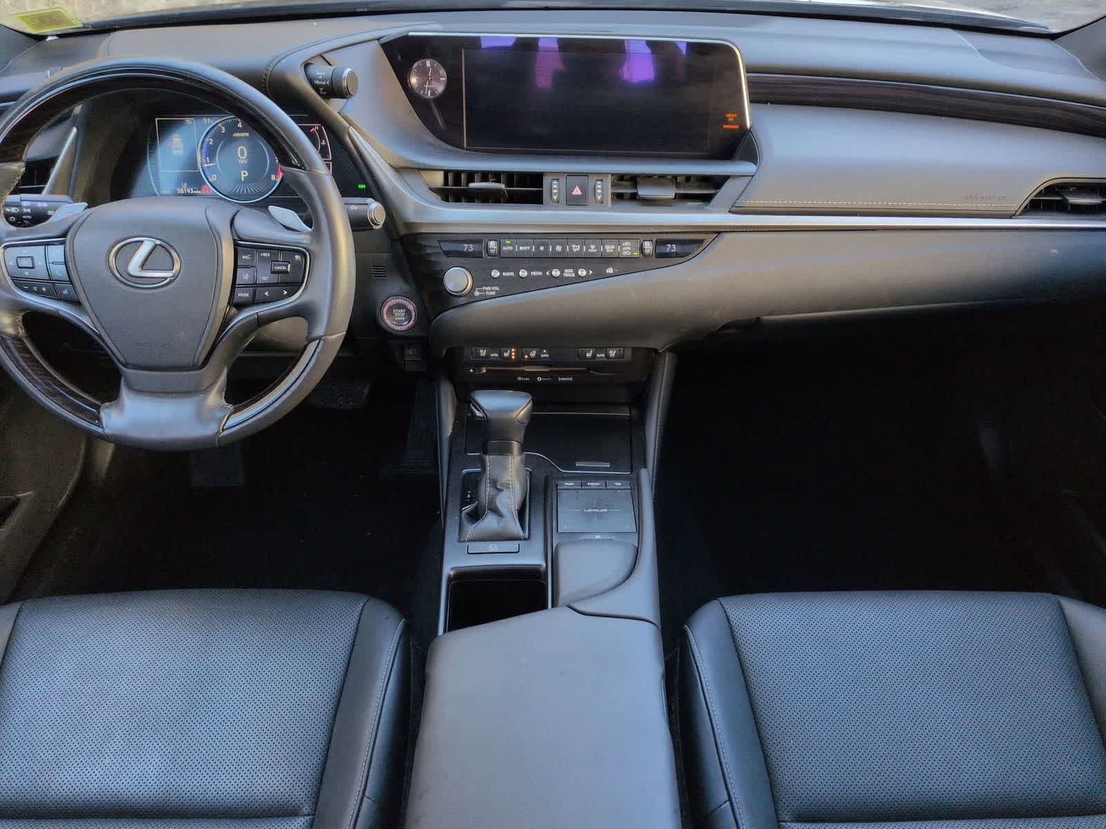 Thumbnail: 2021 Lexus ES - 16