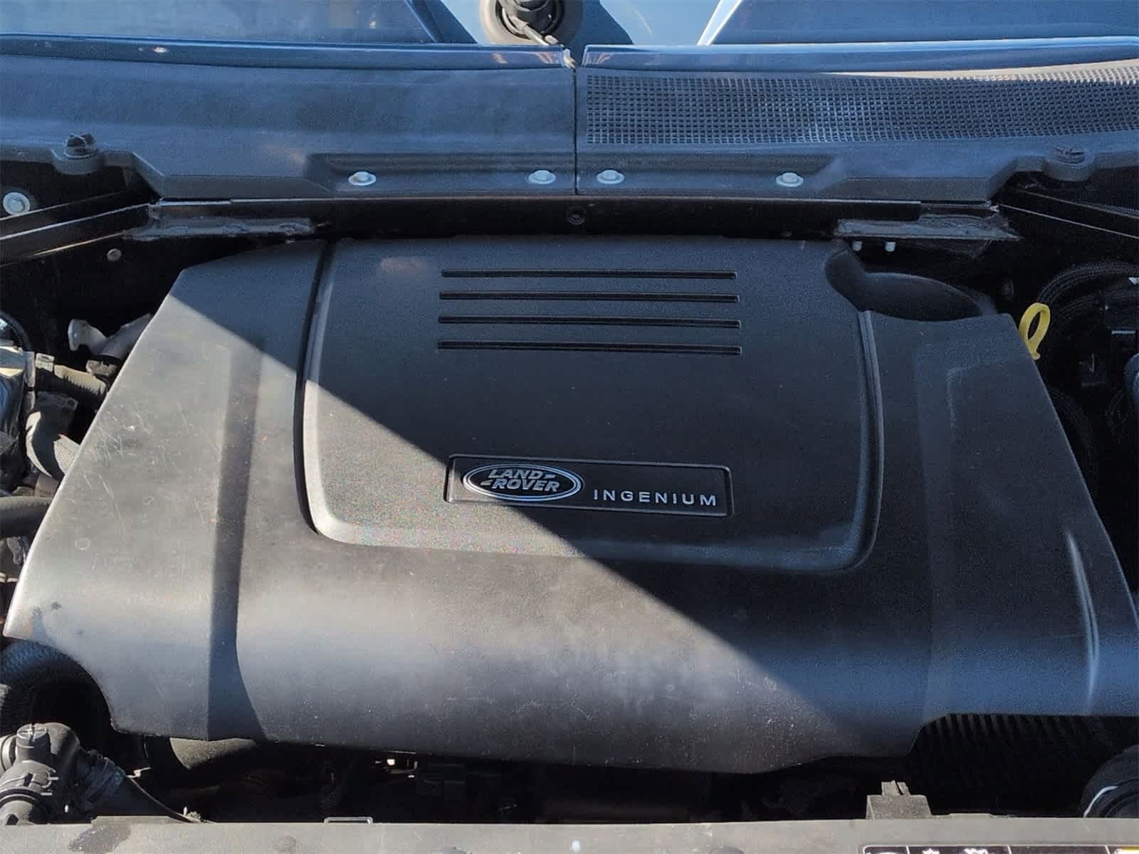 Thumbnail: 2020 Land Rover Defender - 15